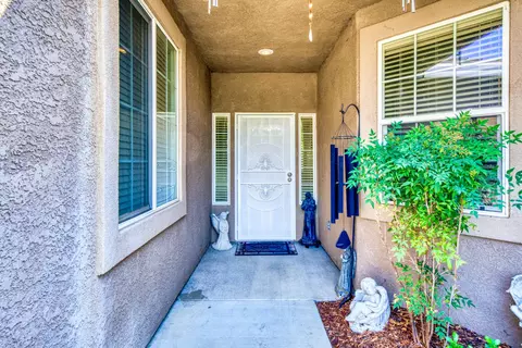 2085 Hedgerow Ave, Redding, CA 96003 photo 2
