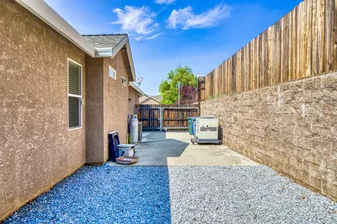2085 Hedgerow Ave, Redding, CA 96003 photo 26