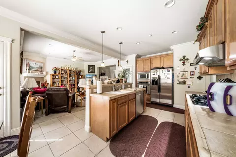 2085 Hedgerow Ave, Redding, CA 96003 photo 8