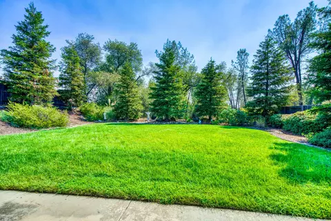 2085 Hedgerow Ave, Redding, CA 96003 photo 24