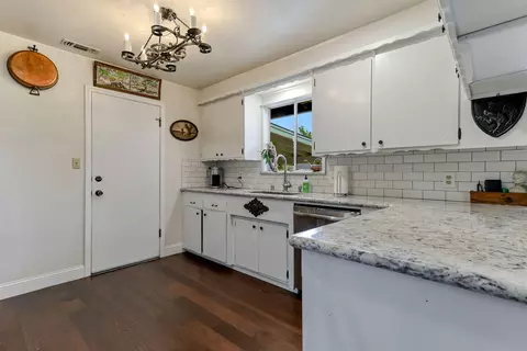 7077 Riata Dr, Redding, CA 96002 photo 15