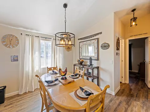 20517 Misty Ln, Redding, CA 96002 photo 5