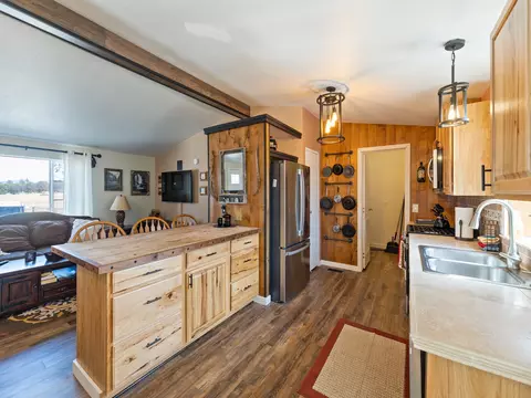 20517 Misty Ln, Redding, CA 96002 photo 7