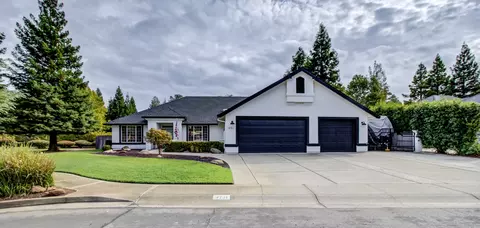 4701 Yellowstone Dr, Redding, CA 96002 photo 2