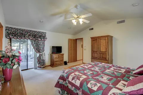 2572 Western Oak Dr, Redding, CA 96002 photo 37