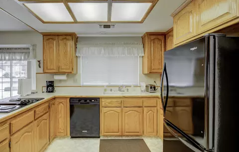 2572 Western Oak Dr, Redding, CA 96002 photo 17