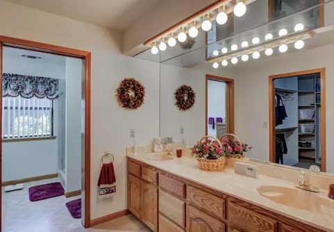2572 Western Oak Dr, Redding, CA 96002 photo 40