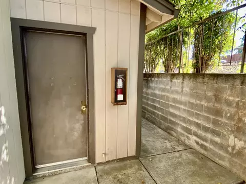 2111 Waldon St, Redding, CA 96001 photo 11