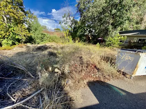 2111 Waldon St, Redding, CA 96001 photo 12