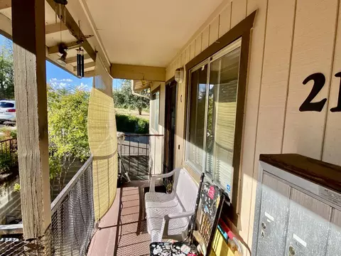 2111 Waldon St, Redding, CA 96001 photo 4