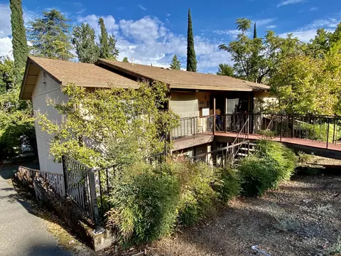 2111 Waldon St, Redding, CA 96001 photo 1