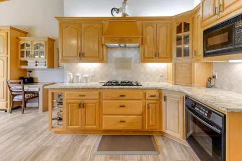 3821 Eagle Pkwy, Redding, CA 96001 photo 9