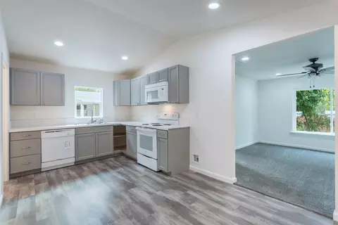 12402 Quartz Hill Rd, Redding, CA 96003 photo 4