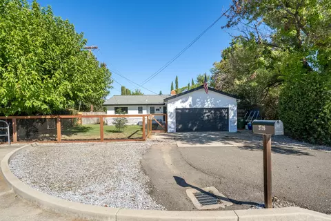 2716 S Bonnyview Rd, Redding, CA 96001 photo 2
