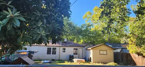 605 Loma St, Redding, CA 96003 photo 2