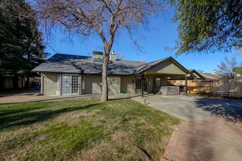 1587 Lavender Way, Redding, CA 96003 photo 7