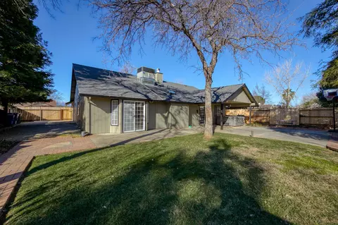 1587 Lavender Way, Redding, CA 96003 photo 6