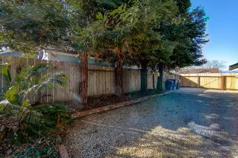 1587 Lavender Way, Redding, CA 96003 photo 10