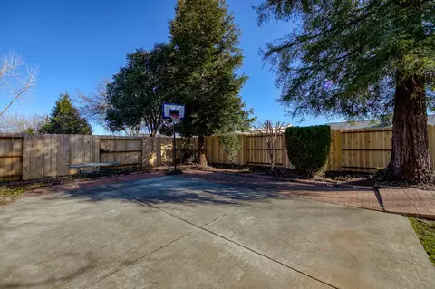 1587 Lavender Way, Redding, CA 96003 photo 12