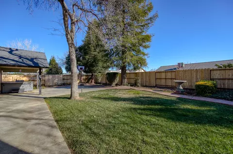 1587 Lavender Way, Redding, CA 96003 photo 11