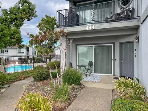 444 Ridgecrest Trl #121, Redding, CA 96003 photo 1