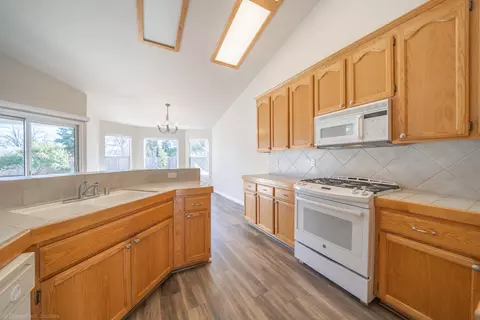 5881 Shadow Glen Dr, Redding, CA 96003 photo 6