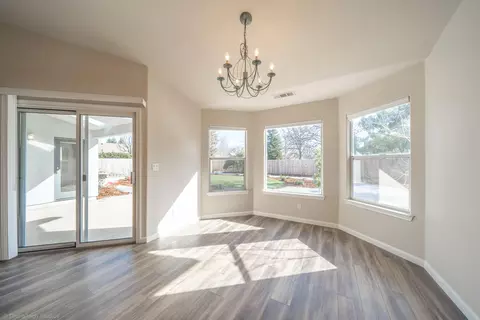 5881 Shadow Glen Dr, Redding, CA 96003 photo 5