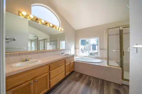 5881 Shadow Glen Dr, Redding, CA 96003 photo 17