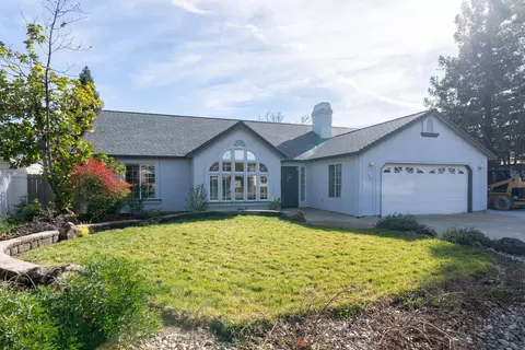 5881 Shadow Glen Dr, Redding, CA 96003 photo 1