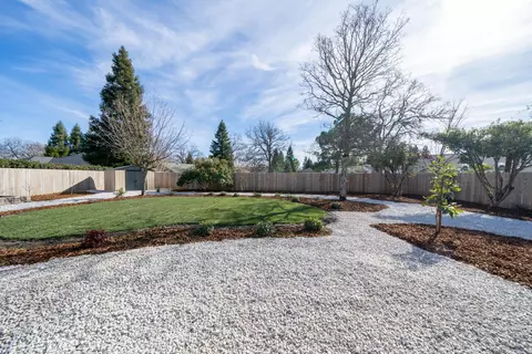 5881 Shadow Glen Dr, Redding, CA 96003 photo 21