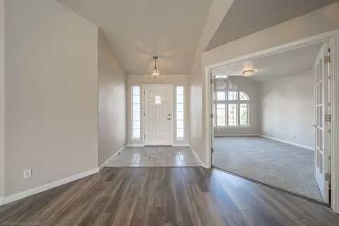 5881 Shadow Glen Dr, Redding, CA 96003 photo 2