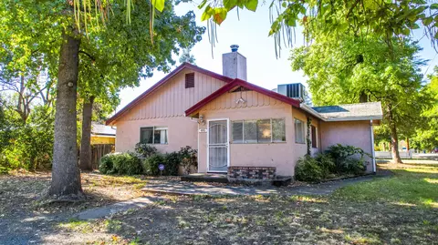 495 Smile Pl, Redding, CA 96001 photo 1