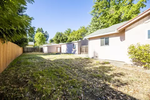 495 Smile Pl, Redding, CA 96001 photo 13