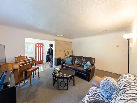 495 Smile Pl, Redding, CA 96001 photo 5