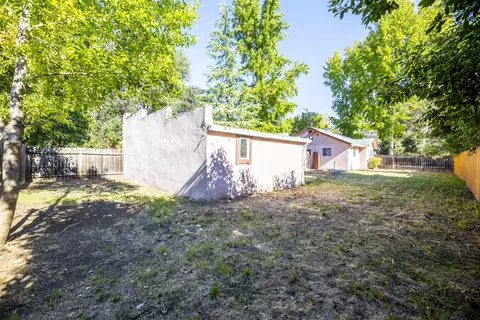 495 Smile Pl, Redding, CA 96001 photo 15
