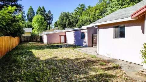 495 Smile Pl, Redding, CA 96001 photo 18