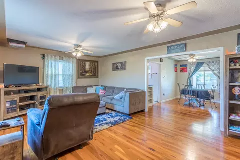 19357 Hill St, Anderson, CA 96007 photo 3