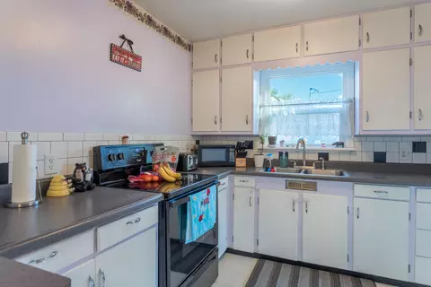 19357 Hill St, Anderson, CA 96007 photo 5