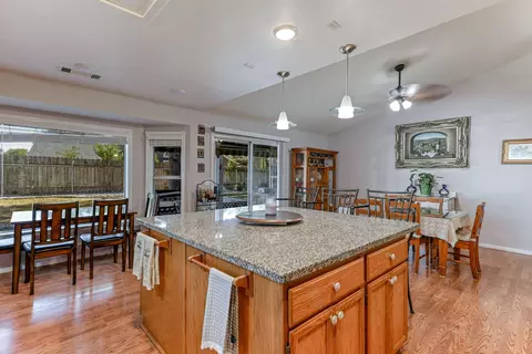 1226 Edgewood Dr, Redding, CA 96003 photo 9