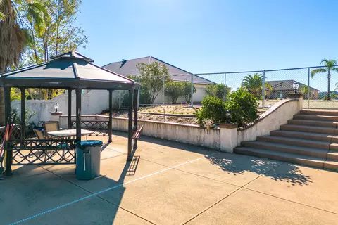 871 Santa Cruz Dr, Redding, CA 96003 photo 3