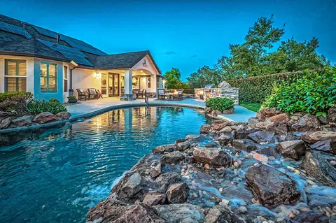 3645 Seasons Ct, Redding, CA 96001 photo 1