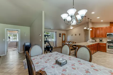 11886 Hardpan Ln, Redding, CA 96003 photo 7