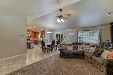 11886 Hardpan Ln, Redding, CA 96003 photo 10