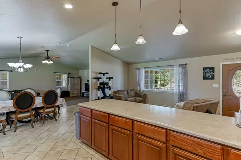 11886 Hardpan Ln, Redding, CA 96003 photo 5
