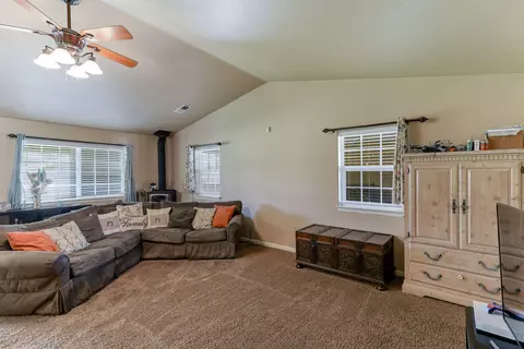 11886 Hardpan Ln, Redding, CA 96003 photo 9