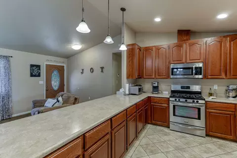 11886 Hardpan Ln, Redding, CA 96003 photo 4