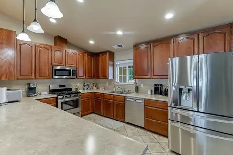 11886 Hardpan Ln, Redding, CA 96003 photo 3
