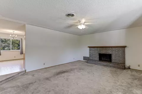 5840 Mountain View Dr, Redding, CA 96003 photo 3