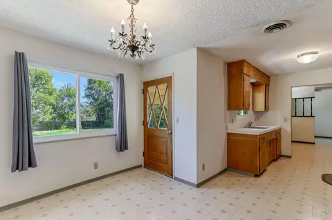 5840 Mountain View Dr, Redding, CA 96003 photo 7