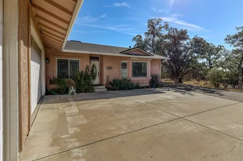 3591 Stokes Ct, Redding, CA 96001 photo 4